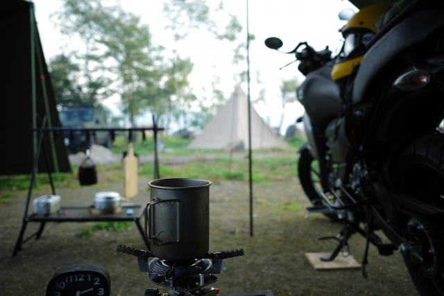 キャンプ、神奈川県愛川町の田代運動公園、中津川河川敷付近でバイクがパンク - バイクキャンプイメージ